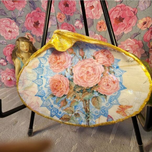 DECOUPAGE CLAM SHELL DECOUPAGE FLOWERS TRINKET DISH - Picture 3 of 10